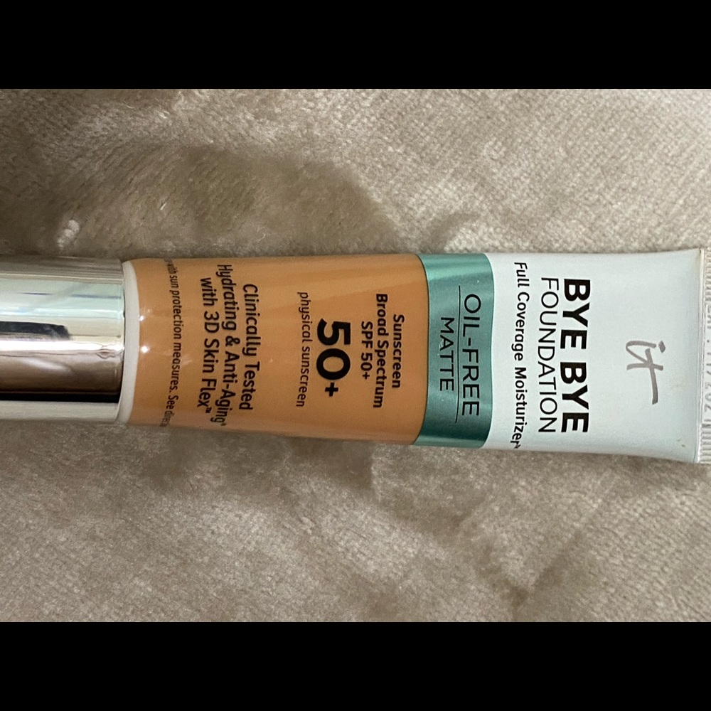 IT cosmetics- Foundation
